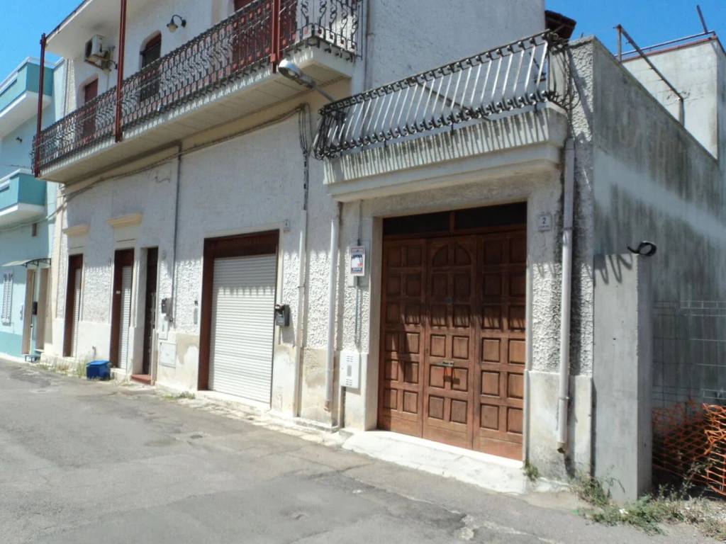 casa indipendente in vendita a Cutrofiano