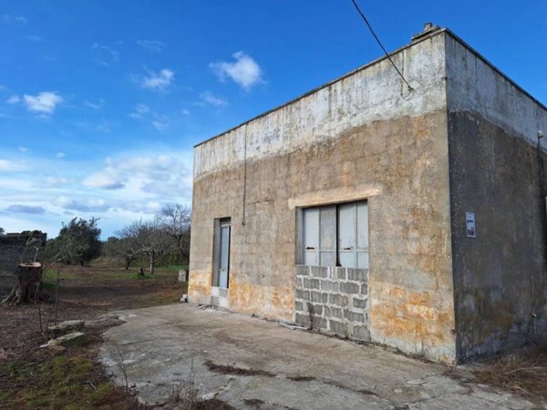 casa indipendente in vendita a Cutrofiano