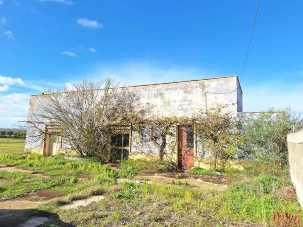casa indipendente in vendita a Cutrofiano