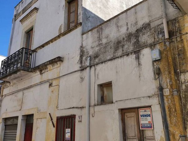 casa indipendente in vendita a Cutrofiano