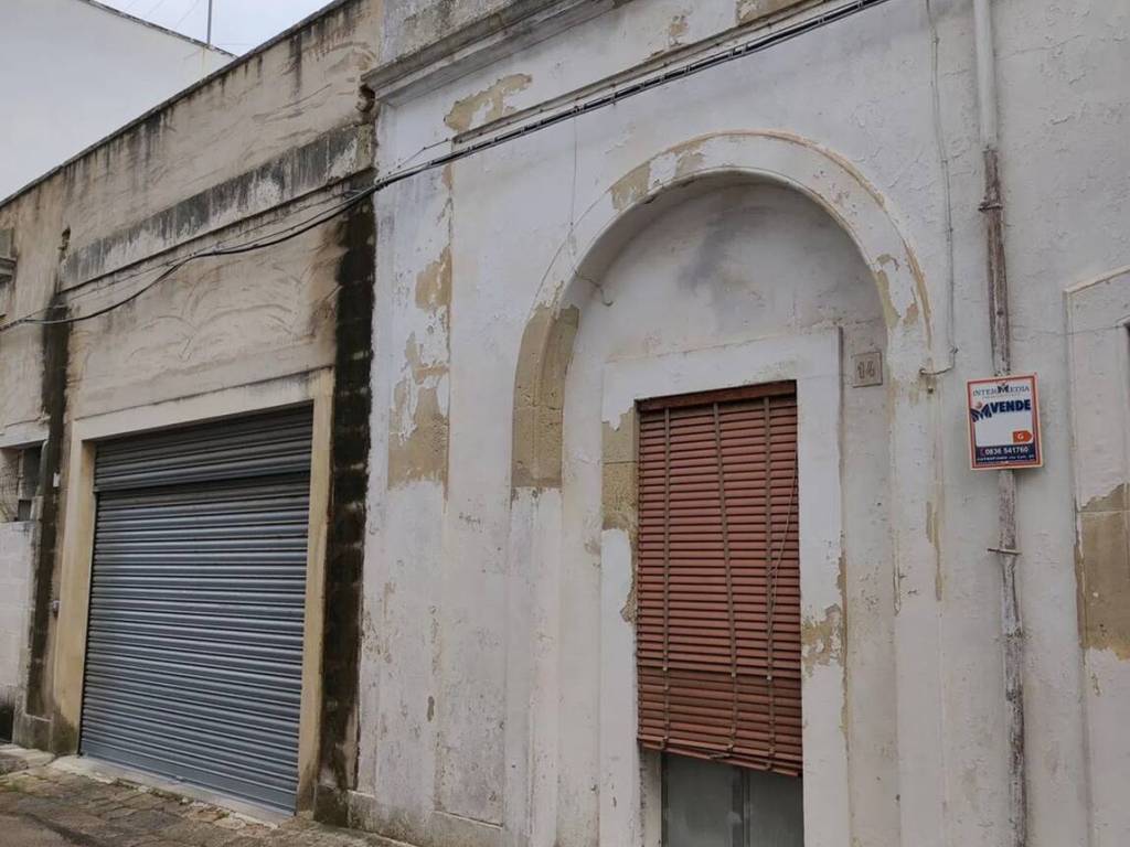 casa indipendente in vendita a Cutrofiano