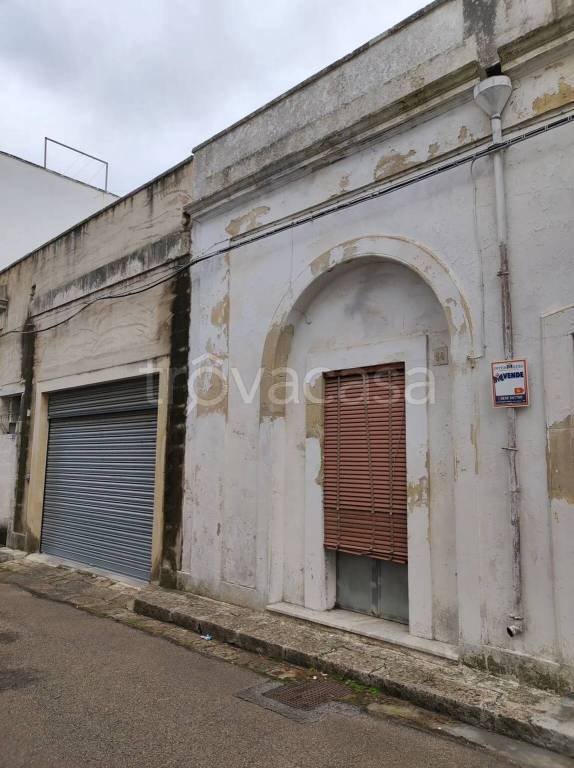 casa indipendente in vendita a Cutrofiano