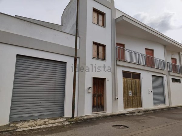 casa indipendente in vendita a Cutrofiano