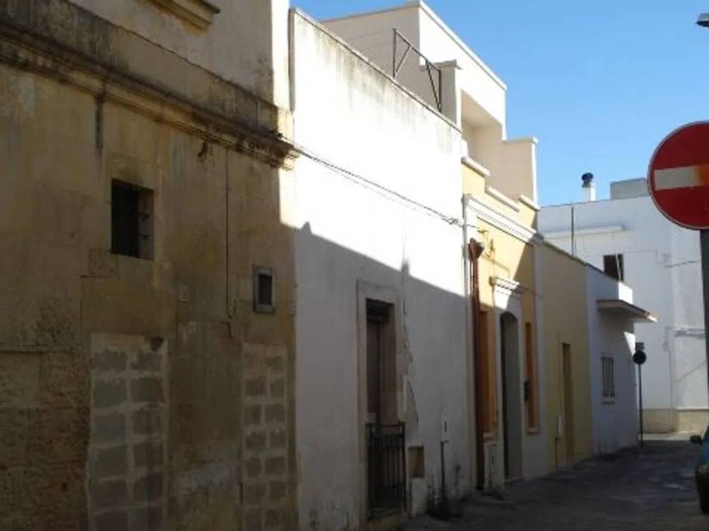 casa indipendente in vendita a Cutrofiano