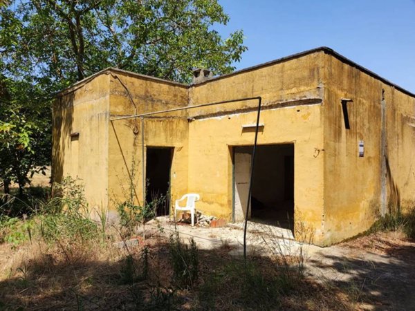 casa indipendente in vendita a Cutrofiano