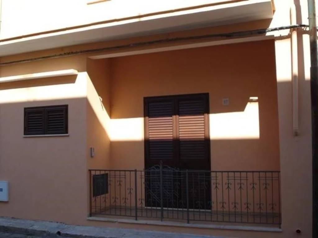 casa indipendente in vendita a Cutrofiano