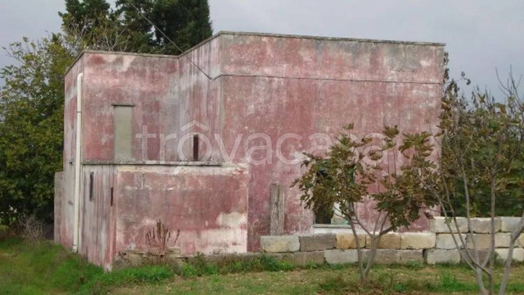 casa indipendente in vendita a Cutrofiano