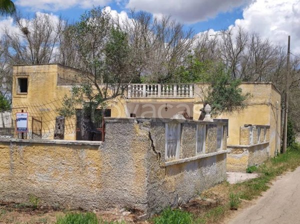 casa indipendente in vendita a Cutrofiano