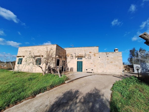 casa indipendente in vendita a Cutrofiano