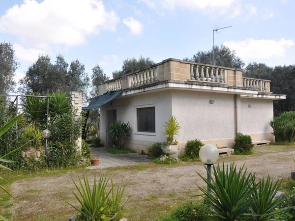 casa indipendente in vendita a Cutrofiano