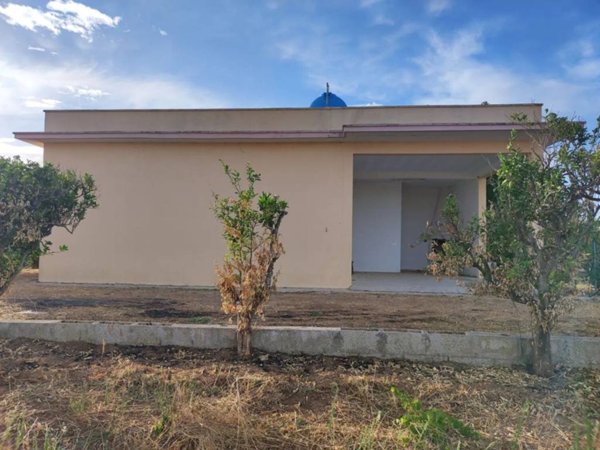 casa indipendente in vendita a Cutrofiano