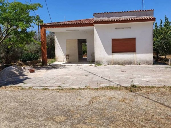 casa indipendente in vendita a Cutrofiano