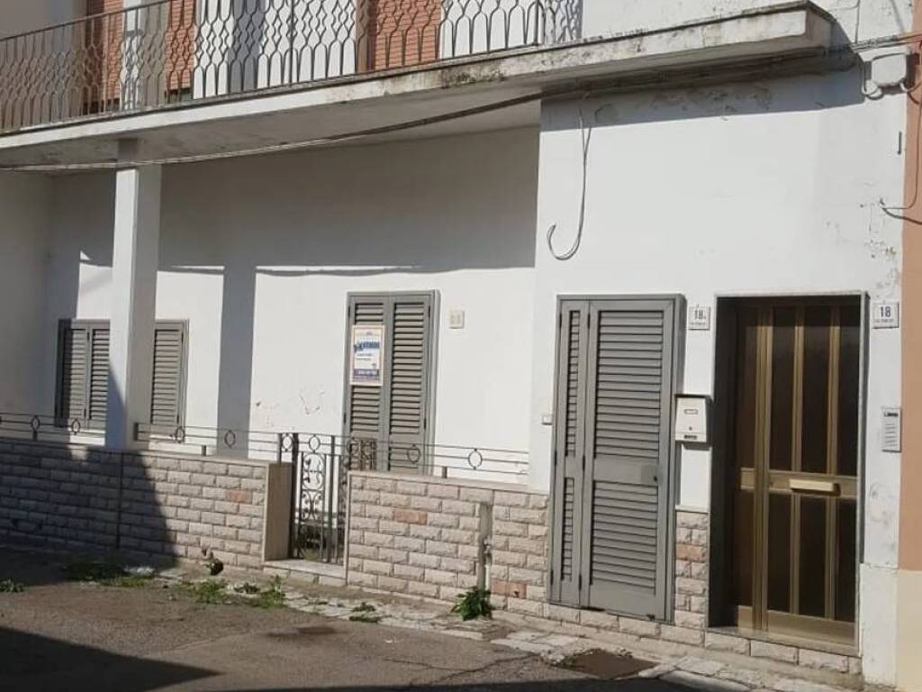 casa indipendente in vendita a Cutrofiano