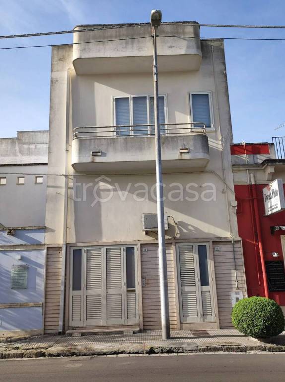 casa indipendente in vendita a Cutrofiano