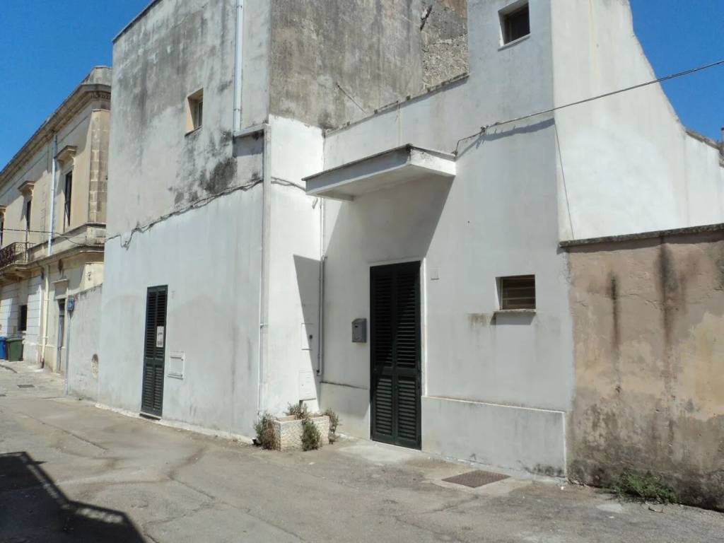 casa indipendente in vendita a Cutrofiano