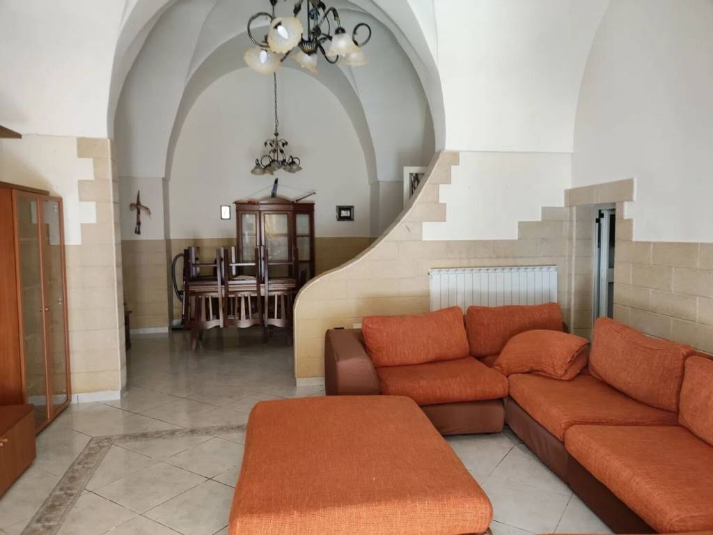 casa indipendente in vendita a Cutrofiano