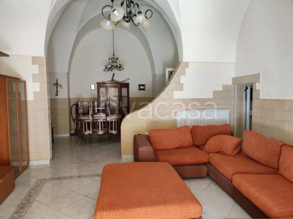 casa indipendente in vendita a Cutrofiano