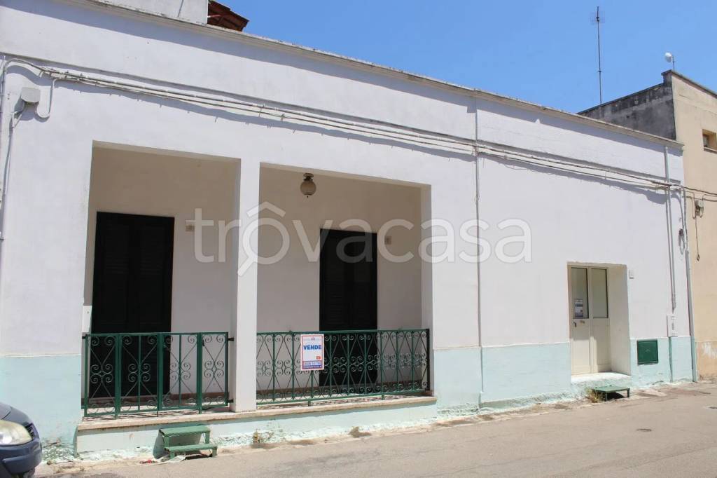 casa indipendente in vendita a Cutrofiano