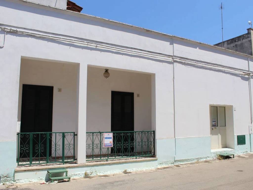 casa indipendente in vendita a Cutrofiano