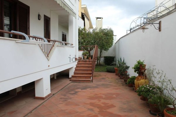 casa indipendente in vendita a Cutrofiano