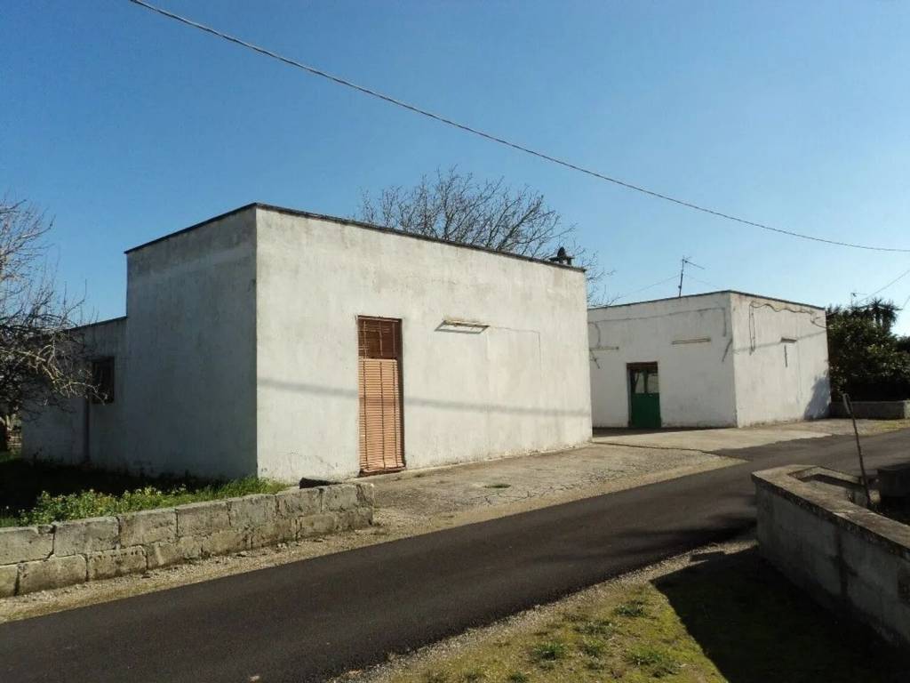 casa indipendente in vendita a Cutrofiano
