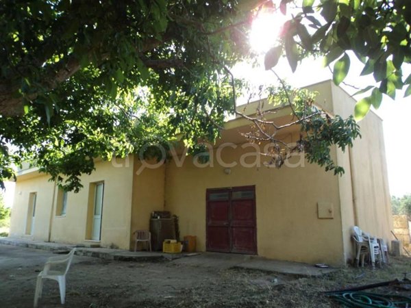 casa indipendente in vendita a Cutrofiano