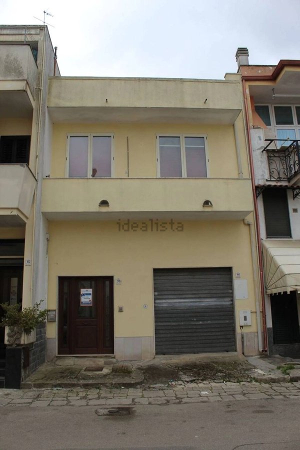 casa indipendente in vendita a Cutrofiano