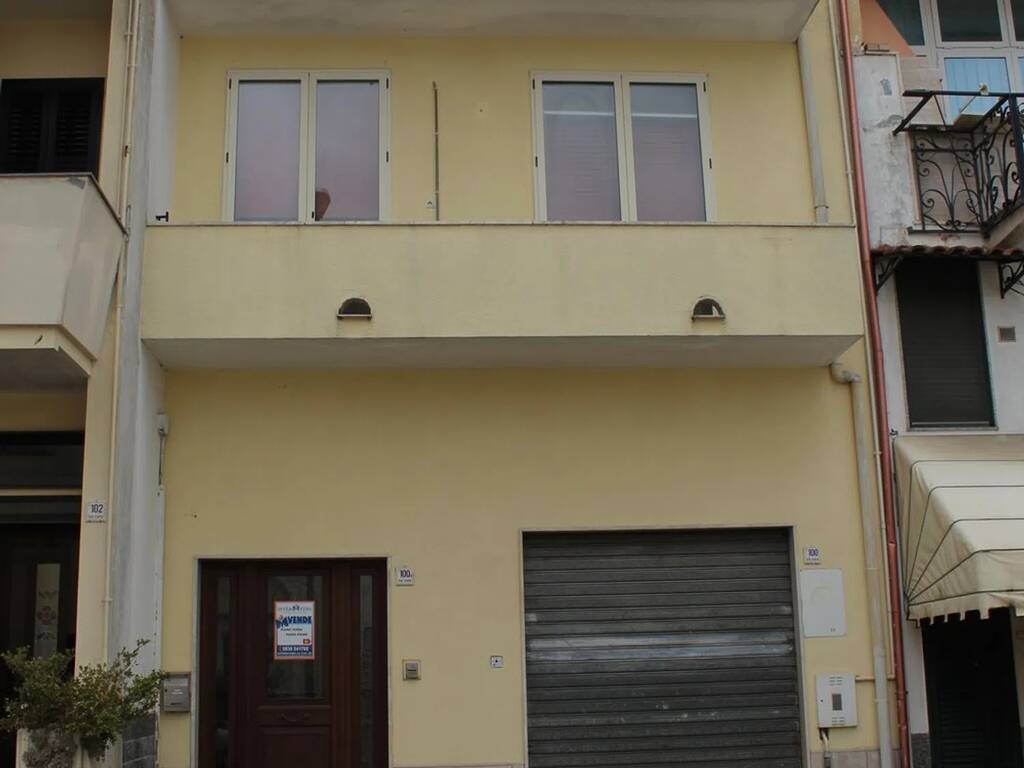 casa indipendente in vendita a Cutrofiano