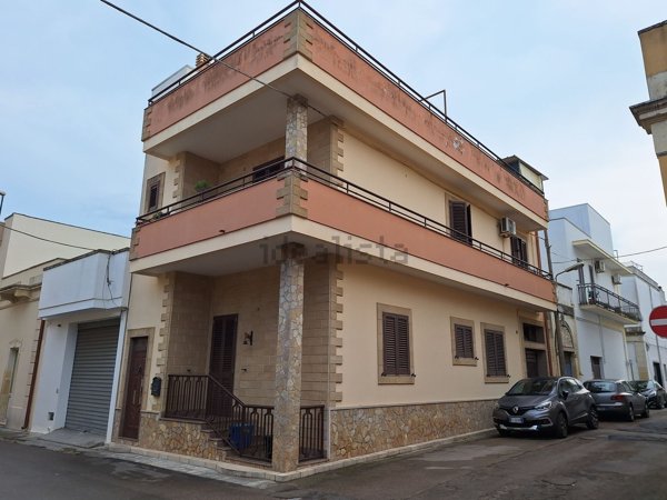 esavano in vendita a Cutrofiano