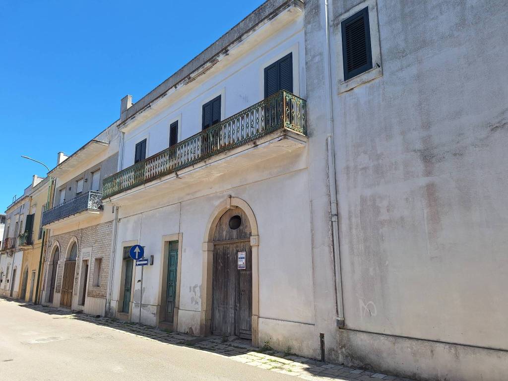 casa indipendente in vendita a Cutrofiano