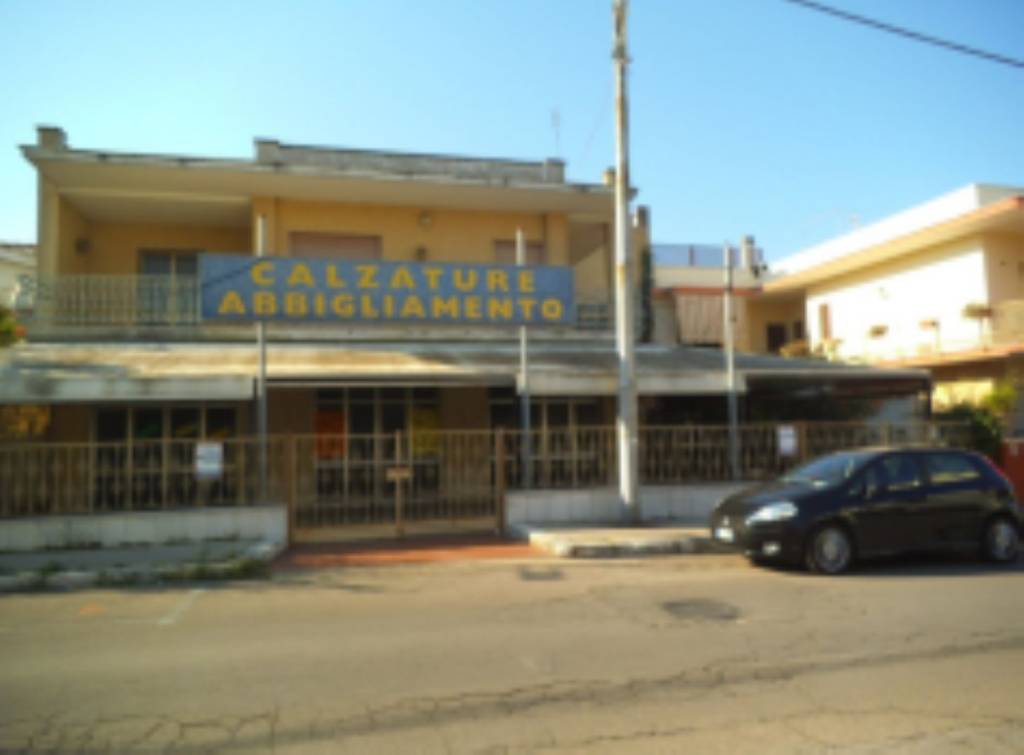 negozio in vendita a Cutrofiano