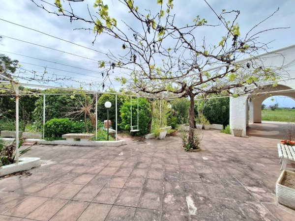 casa indipendente in vendita a Cutrofiano