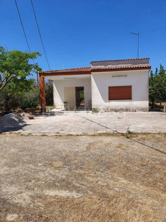 casa indipendente in vendita a Cutrofiano