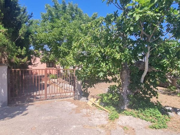 casa indipendente in vendita a Cutrofiano