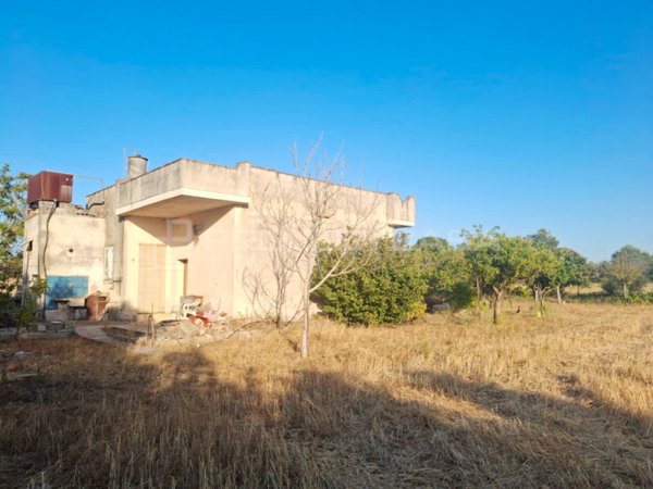 casa indipendente in vendita a Cutrofiano