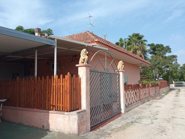 casa indipendente in vendita a Cutrofiano