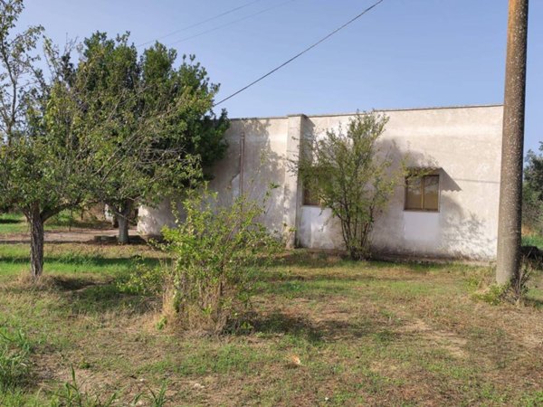 casa indipendente in vendita a Cutrofiano