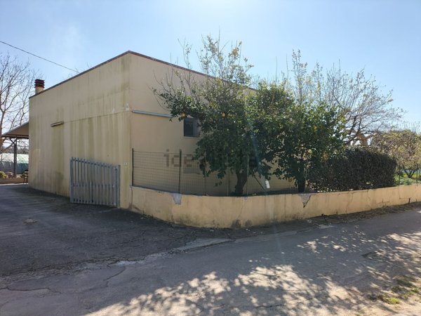 casa indipendente in vendita a Cutrofiano