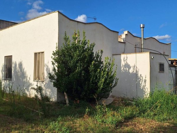 casa indipendente in vendita a Cutrofiano