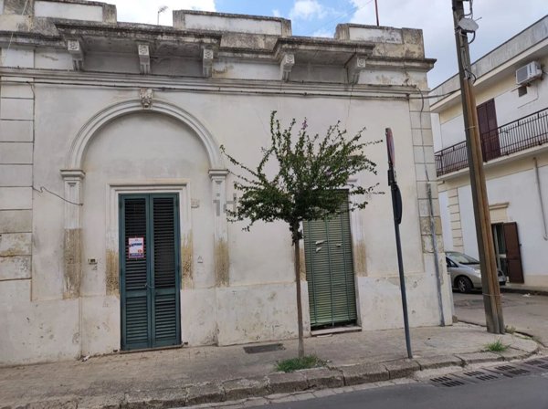 casa indipendente in vendita a Cutrofiano