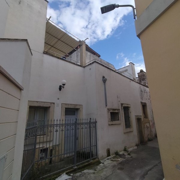 casa indipendente in vendita a Cutrofiano