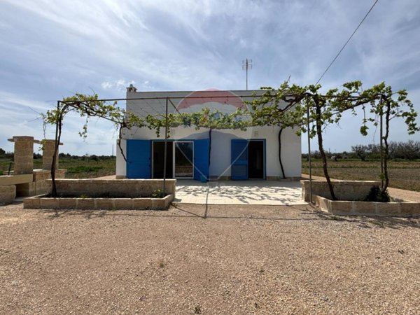 casa indipendente in vendita a Cutrofiano