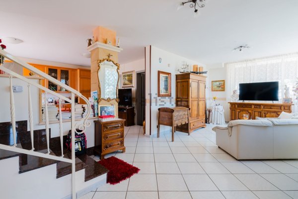 casa indipendente in vendita a Cutrofiano