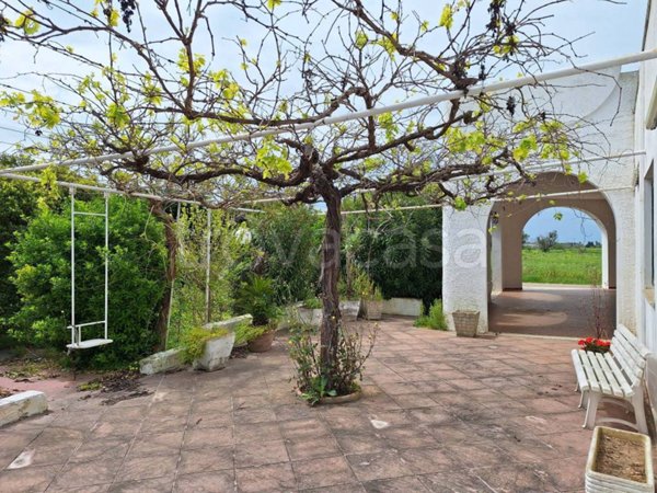 casa indipendente in vendita a Cutrofiano