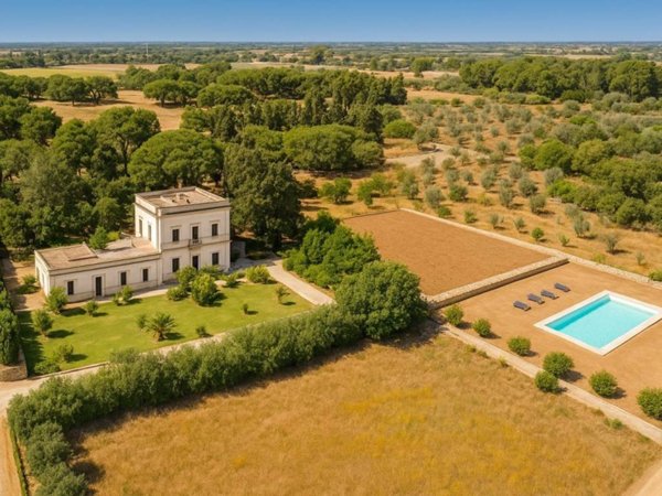 casa indipendente in vendita a Cutrofiano