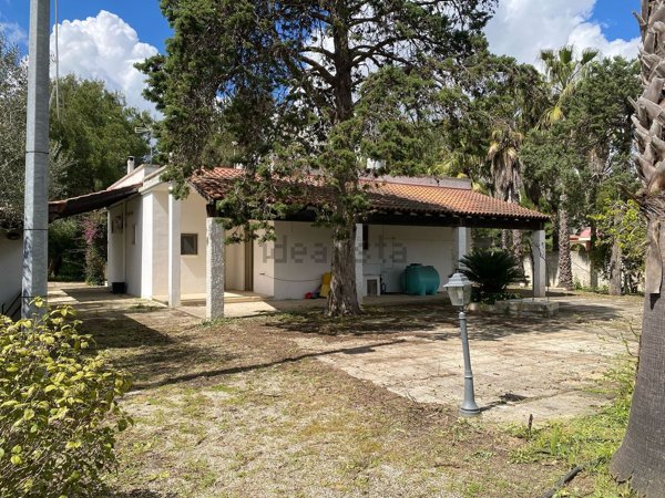 casa indipendente in vendita a Cutrofiano