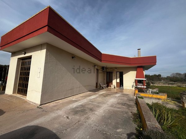 casa indipendente in vendita a Cutrofiano