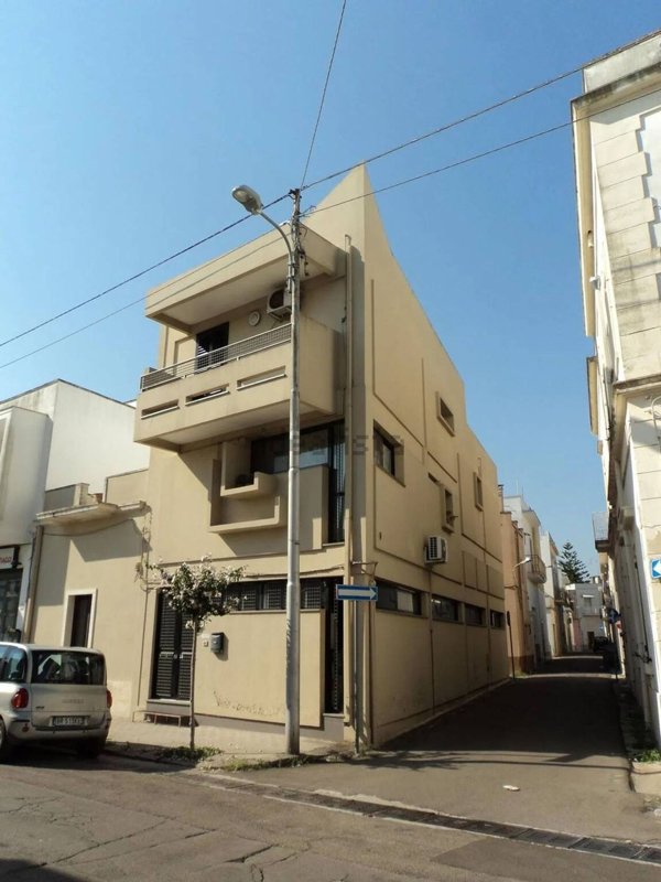 casa indipendente in vendita a Cutrofiano