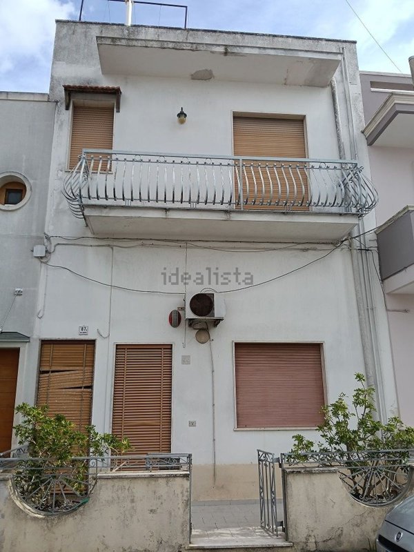 casa indipendente in vendita a Cutrofiano