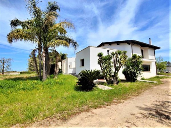 casa indipendente in vendita a Cutrofiano